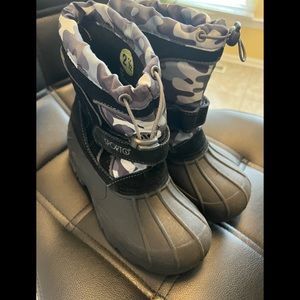 snow boots